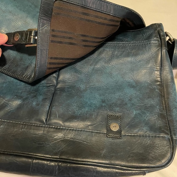 Men’s Frye Leather Messenger Bag - RARE BLUE COLOR - Picture 8 of 8